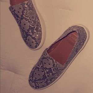 snakeskin kaari blue wedges